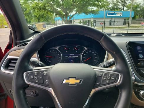Used 2023 Chevrolet Equinox Premier FWD image 18
