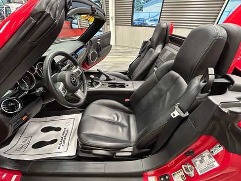 Used 2008 MAZDA MX-5 Miata Grand Touring RWD image 42