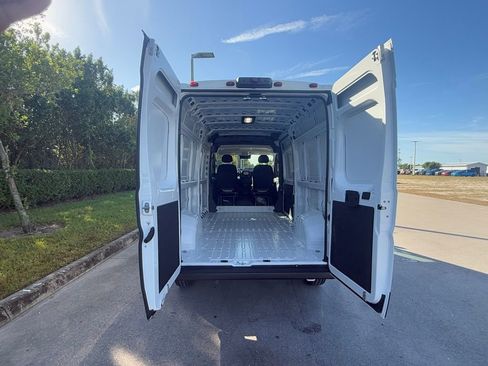 New 2026 RAM ProMaster 2500 w/ Convenience Group image 30