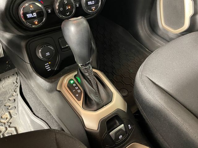 Used 2015 Jeep Renegade Latitude w/ Popular Equipment Group AWD/4WD image 9
