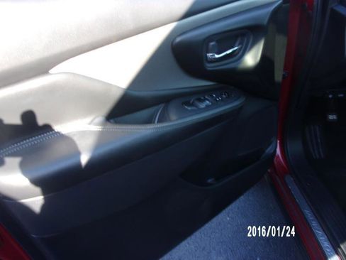 Used 2020 Nissan Murano SV w/ Premium Package image 8