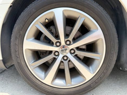 Used 2009 Lincoln MKS FWD image 9