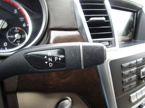 Used 2015 Mercedes-Benz GL 320 BlueTEC 4MATIC image 29