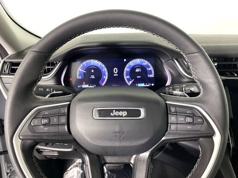 Used 2023 Jeep Grand Cherokee L Laredo w/ Luxury Tech Group I AWD/4WD image 21