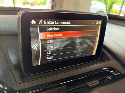 Used 2016 MAZDA MX-5 Miata Club RWD image 16