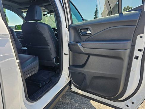Used 2023 Honda Ridgeline Black Edition image 15