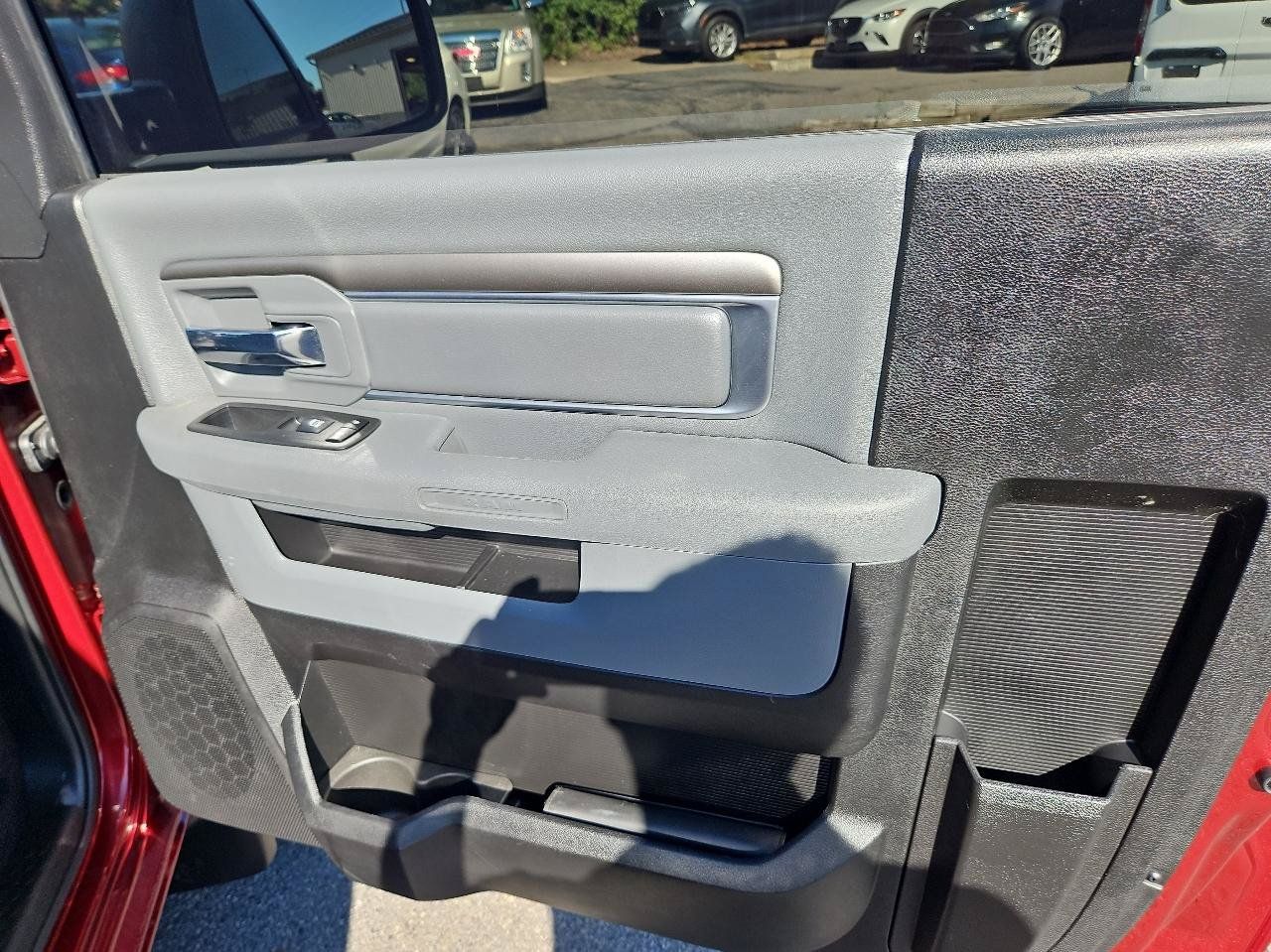 Used 2018 RAM 1500 Express AWD/4WD image 19