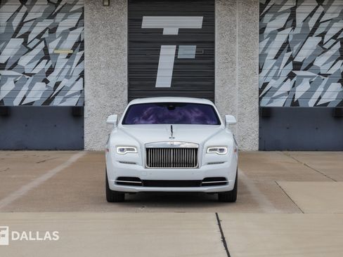 Used 2019 Rolls-Royce Wraith RWD image 4