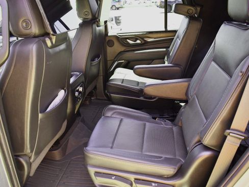 Used 2023 GMC Yukon Denali w/ Denali Reserve Package AWD/4WD image 27