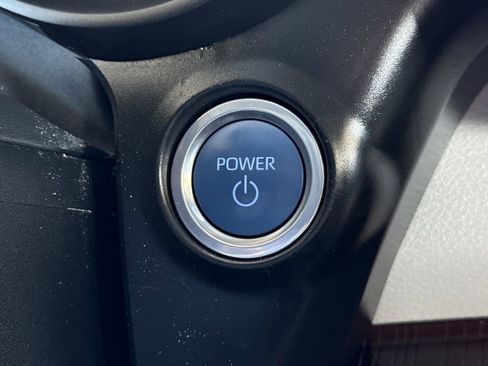 Used 2024 Toyota Sienna LE image 32