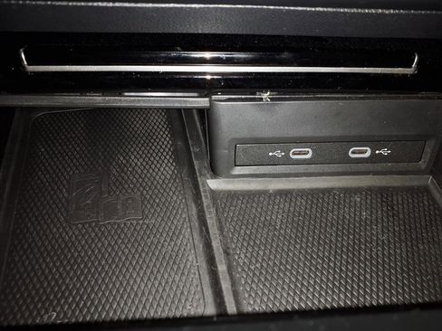 Used 2024 Volkswagen Atlas SEL Premium R-Line image 25