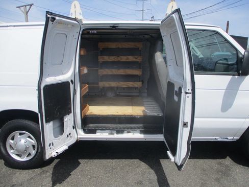 Used 2011 Ford E-250 and Econoline 250 w/ PWR Group image 6