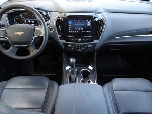 Used 2021 Chevrolet Traverse LT w/ LT Premium Package image 2