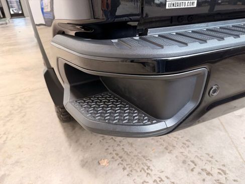 Used 2021 GMC Sierra 3500 Denali w/ Denali Black Diamond Edition image 17