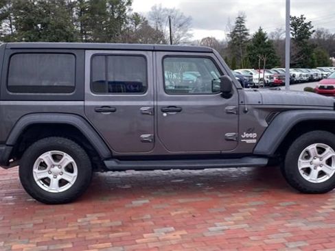 Used 2018 Jeep Wrangler Unlimited Sport S image 2