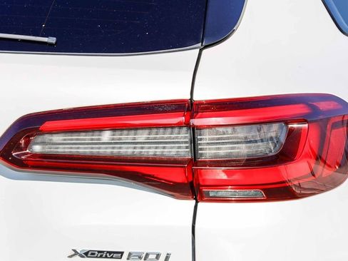 Used 2019 BMW X5 xDrive50i w/ M Sport Package image 10