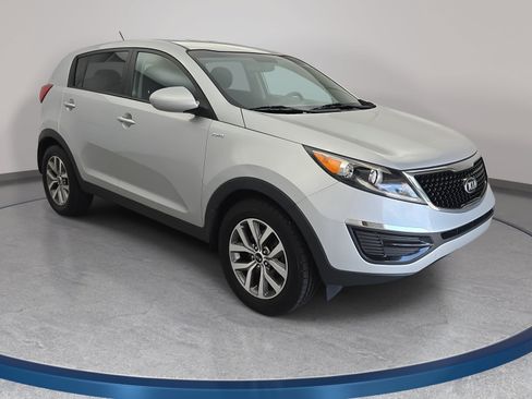 Used 2016 Kia Sportage LX AWD/4WD image 3