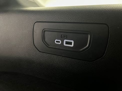 Used 2024 Jeep Grand Cherokee L Limited w/ Luxury Tech Group II image 37