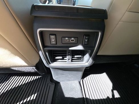 Used 2023 Nissan Murano Platinum w/ Cargo Package image 25