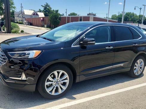 Used 2019 Ford Edge Titanium w/ Equipment Group 301A AWD/4WD image 10