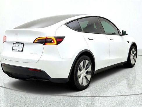 Used 2023 Tesla Model Y Long Range AWD/4WD image 5