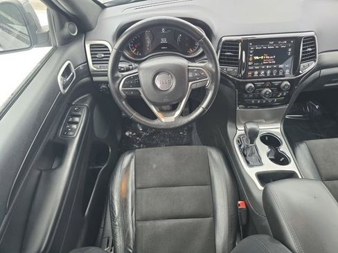 Used 2021 Jeep Grand Cherokee Laredo X image 4