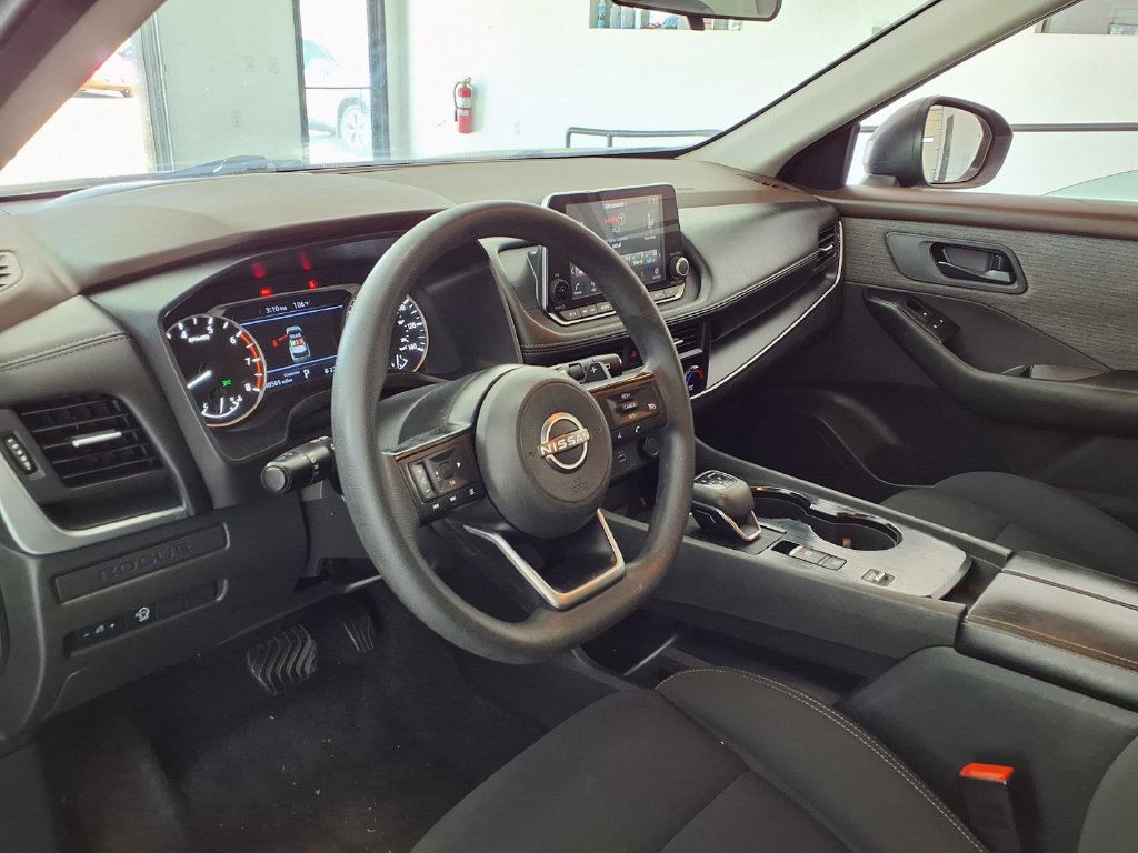 Used 2023 Nissan Rogue S FWD image 10