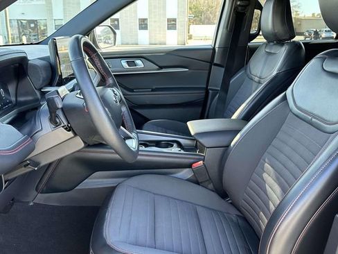 Used 2025 Ford Explorer ST-Line w/ ST-Line Street Pack image 10