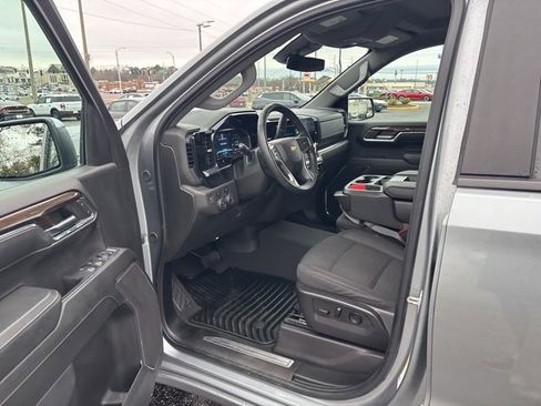 Used 2024 Chevrolet Silverado 1500 LT image 8