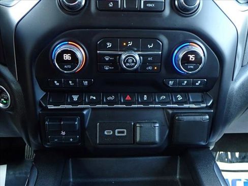 Used 2022 Chevrolet Silverado 2500 LTZ w/ LTZ Texas Edition image 17