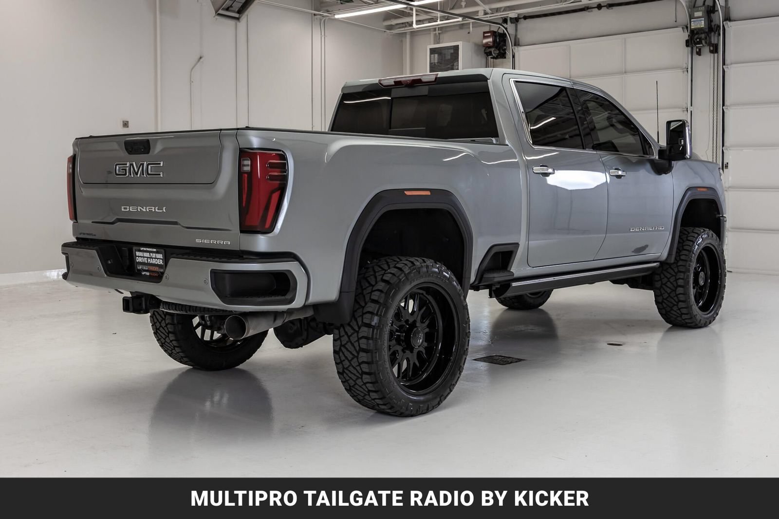 Used 2025 GMC Sierra 2500 Denali Ultimate AWD/4WD image 9