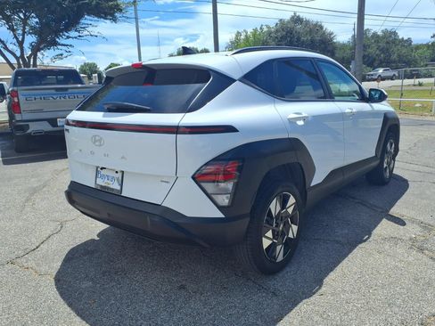Used 2025 Hyundai Kona SEL AWD/4WD image 2
