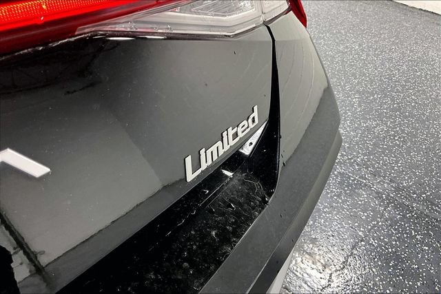 Used 2025 Hyundai Elantra Limited FWD image 24
