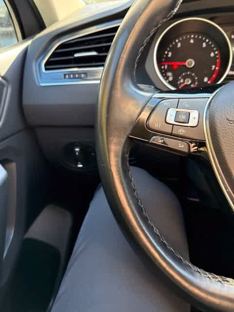 Used 2019 Volkswagen Tiguan SE w/ Panoramic Sunroof Package FWD image 17