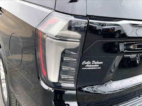 Used 2025 Chevrolet Suburban Premier image 28