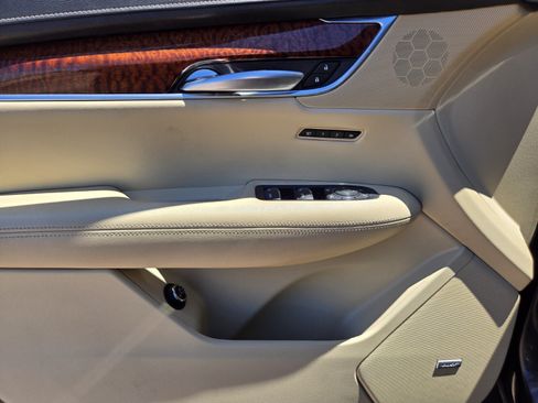 Used 2019 Cadillac XT5 Luxury FWD image 15
