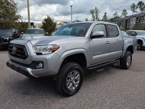 Used 2020 Toyota Tacoma SR5 RWD image 2