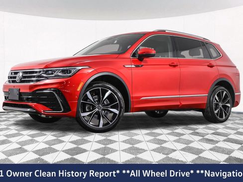 Used 2024 Volkswagen Tiguan SEL R-Line image 2