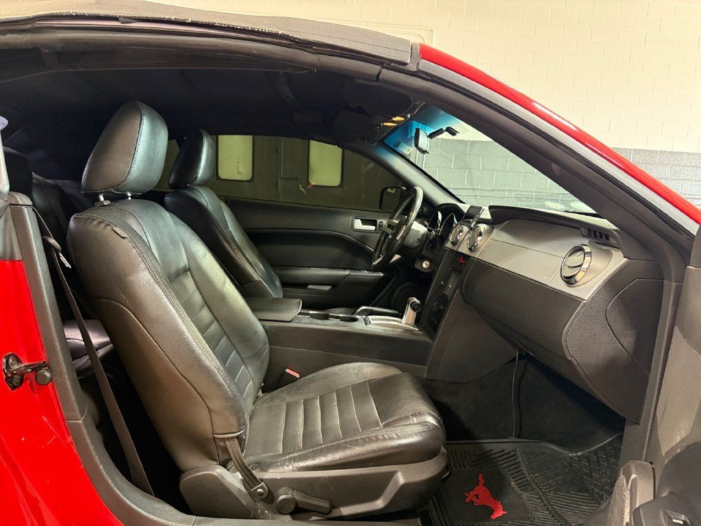 Used 2005 Ford Mustang GT RWD image 33