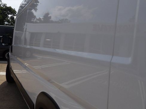 Used 2025 RAM ProMaster 2500 w/ Convenience Group FWD image 9