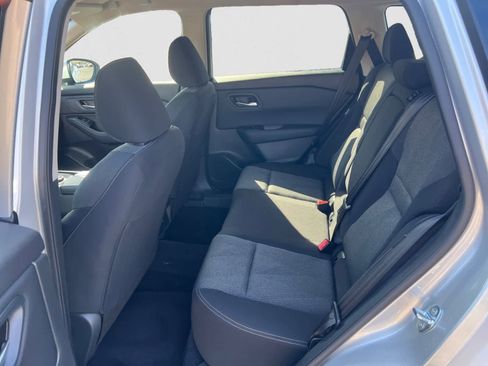 Certified 2025 Nissan Rogue SV image 11