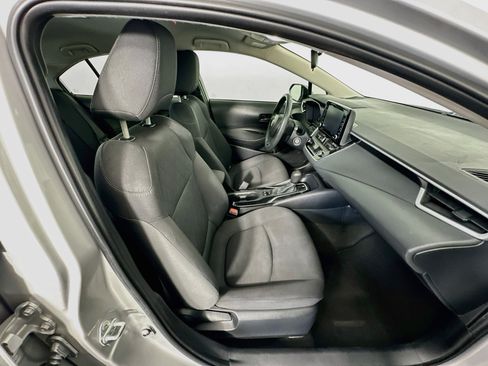 Used 2022 Toyota Corolla LE FWD image 30