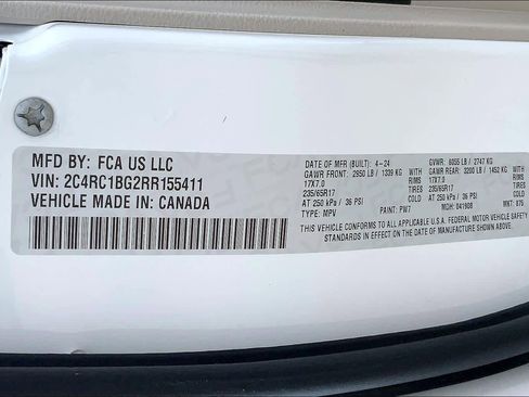 Used 2024 Chrysler Pacifica Touring-L FWD image 36