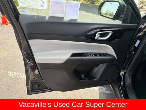 Used 2025 Jeep Compass Limited AWD/4WD image 10