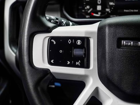 Used 2025 Land Rover Defender 110 S image 35