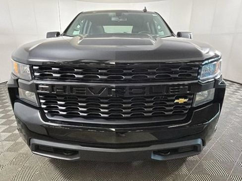Used 2020 Chevrolet Silverado 1500 Custom w/ Custom Value Package AWD/4WD image 7