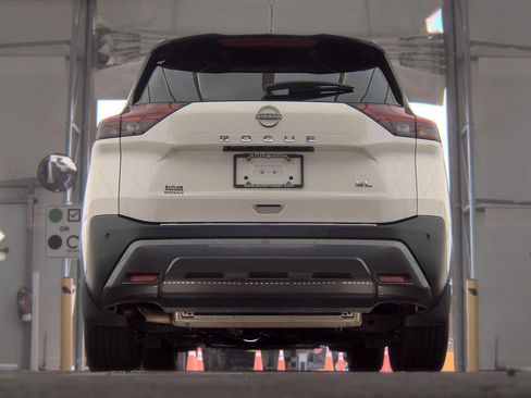 Used 2023 Nissan Rogue SL FWD image 4