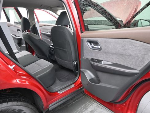 Used 2023 Nissan Rogue SV FWD image 22