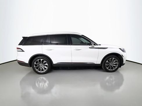 Used 2025 Lincoln Aviator Reserve AWD/4WD image 5