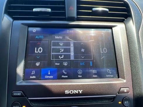 Used 2020 Ford Fusion Titanium AWD/4WD image 21